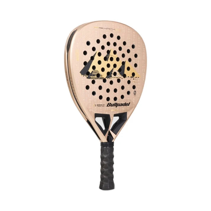 Bullpadel Hack 04 NewGiza LTD 2026 – vue de trois quarts