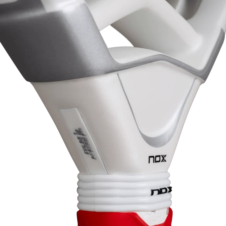 NOX AT10 Luxury Genius Attack 12K Alum Xtrem 2026 – détail du manche et du bouchon