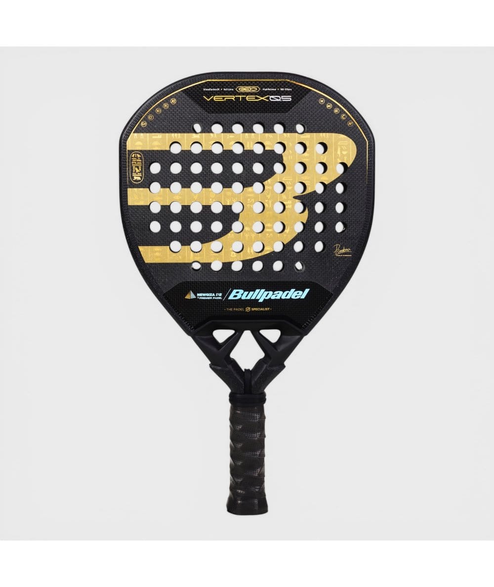 Bullpadel Vertex 05 Geo NewGiza LTD 2026 – vue de dos, bandes or